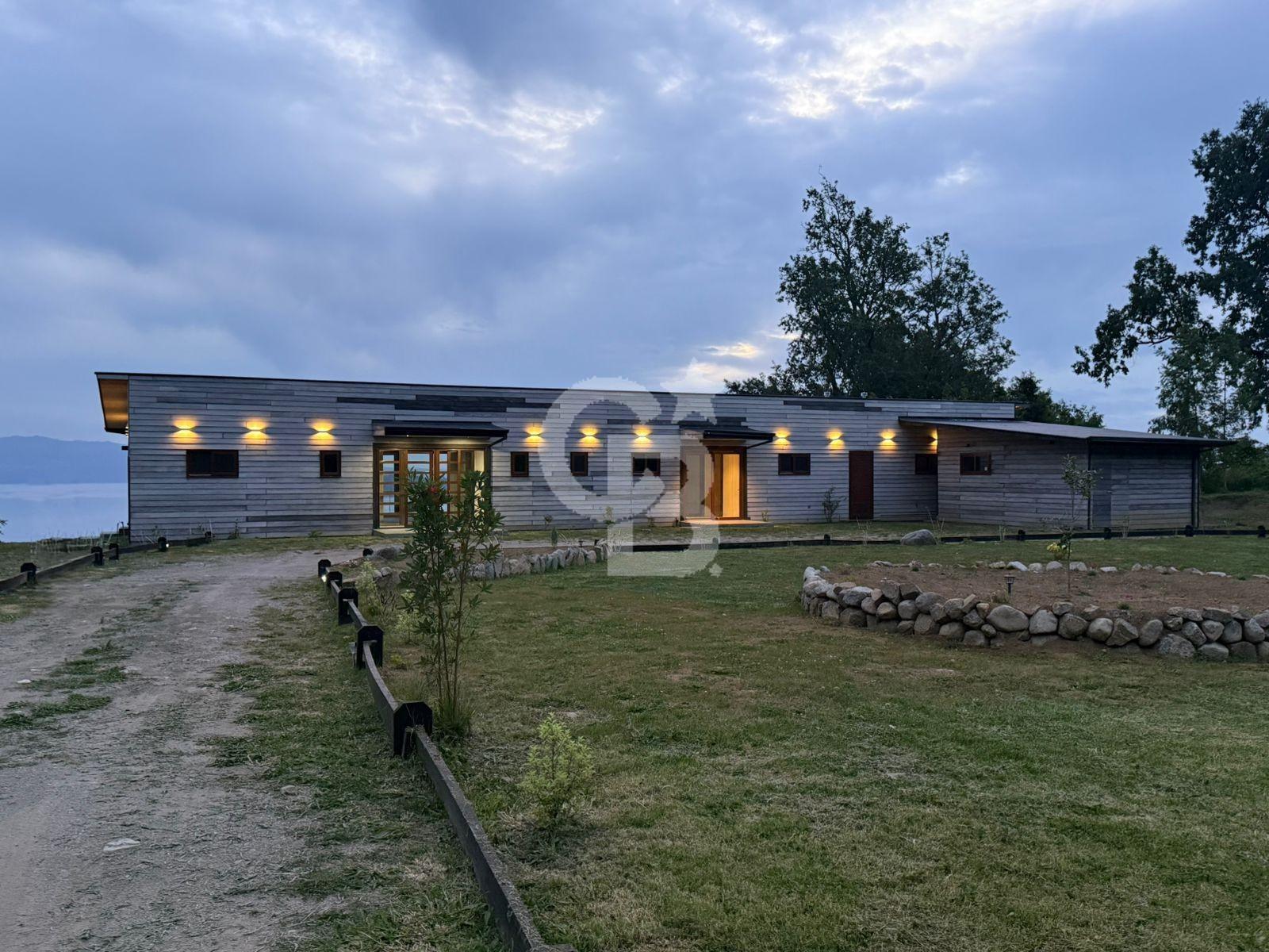 Futrono, Chile, 5 Bedrooms Bedrooms, ,5 BathroomsBathrooms,Residential,For Sale,1999094