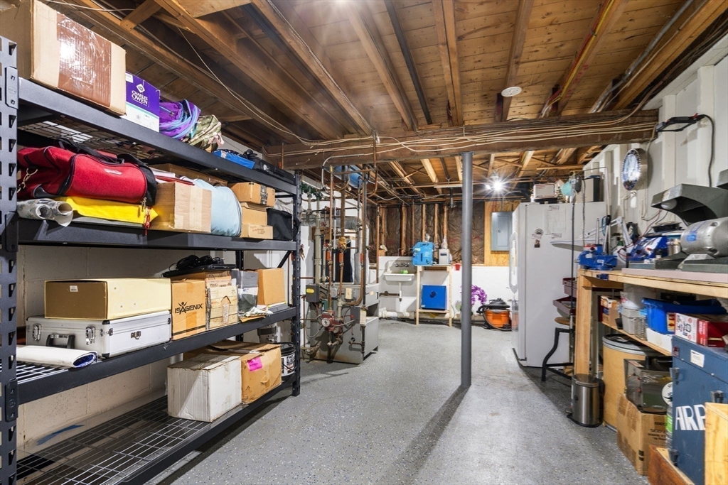 Framingham, Massachusetts, 01701, United States, 4 Bedrooms Bedrooms, ,3 BathroomsBathrooms,Residential,For Sale,1837542