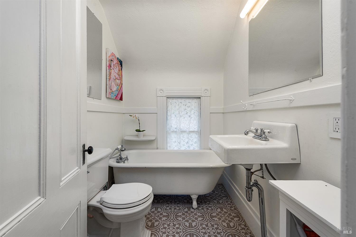 Santa Rosa, California, 95404, United States, 3 Bedrooms Bedrooms, ,3 BathroomsBathrooms,Residential,For Sale,1928881