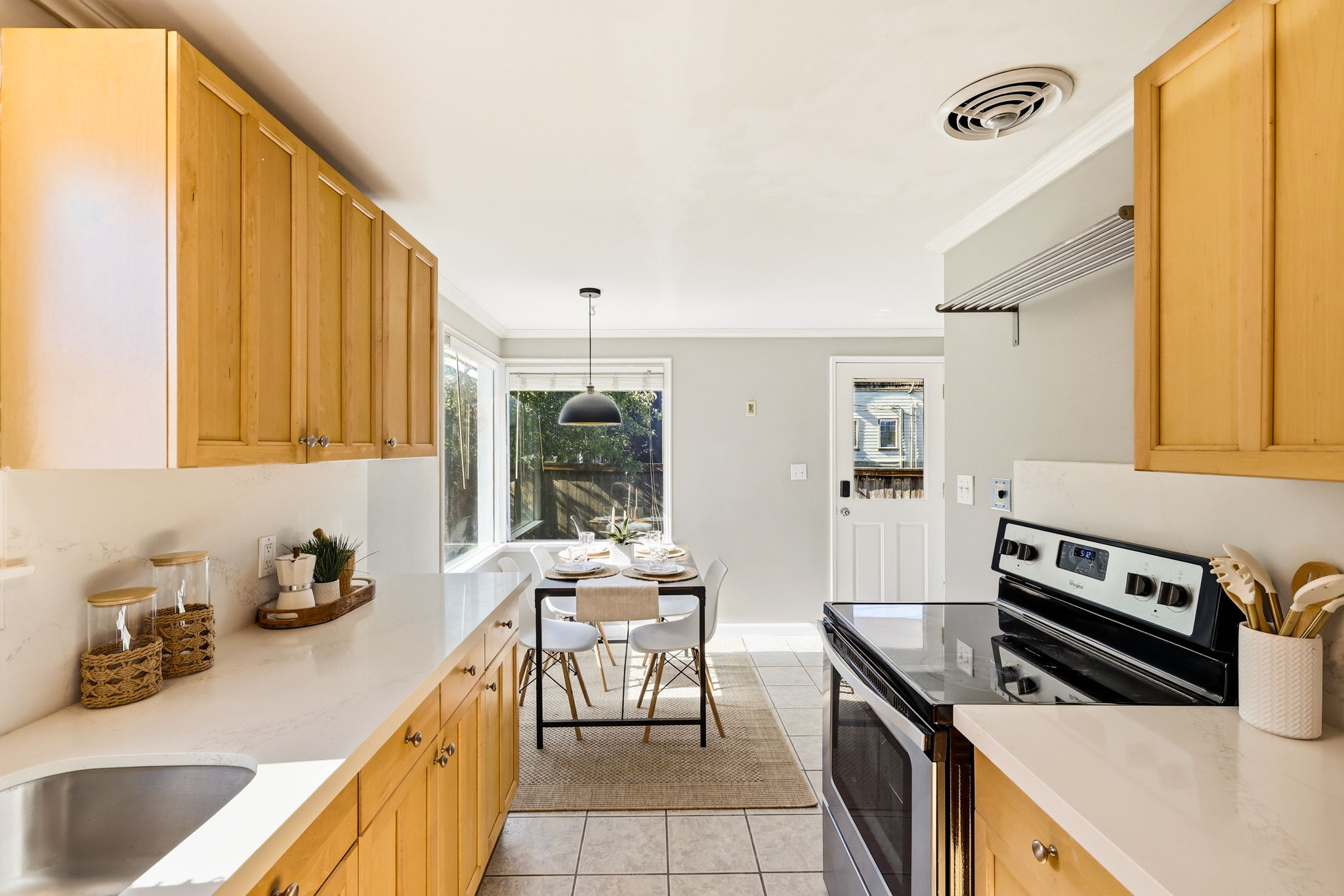  8257 Interlake Ave N, Seattle, WA 98103 - 物件實景