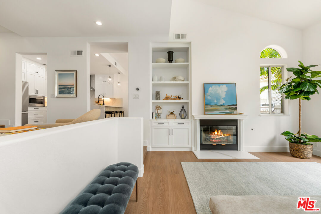 Malibu, California, 90265, United States, 3 Bedrooms Bedrooms, ,3 BathroomsBathrooms,Residential,For Sale,1850176