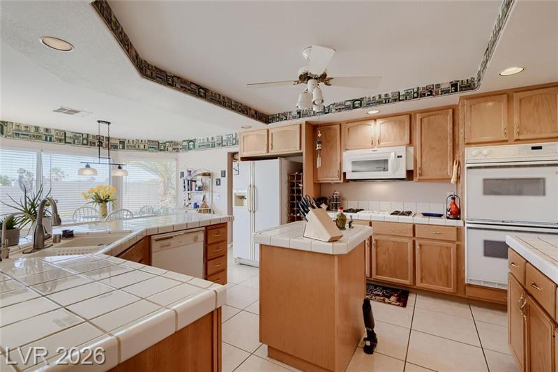 Henderson, Nevada, 89074, United States, 5 Bedrooms Bedrooms, ,2 BathroomsBathrooms,Residential,For Sale,2048039