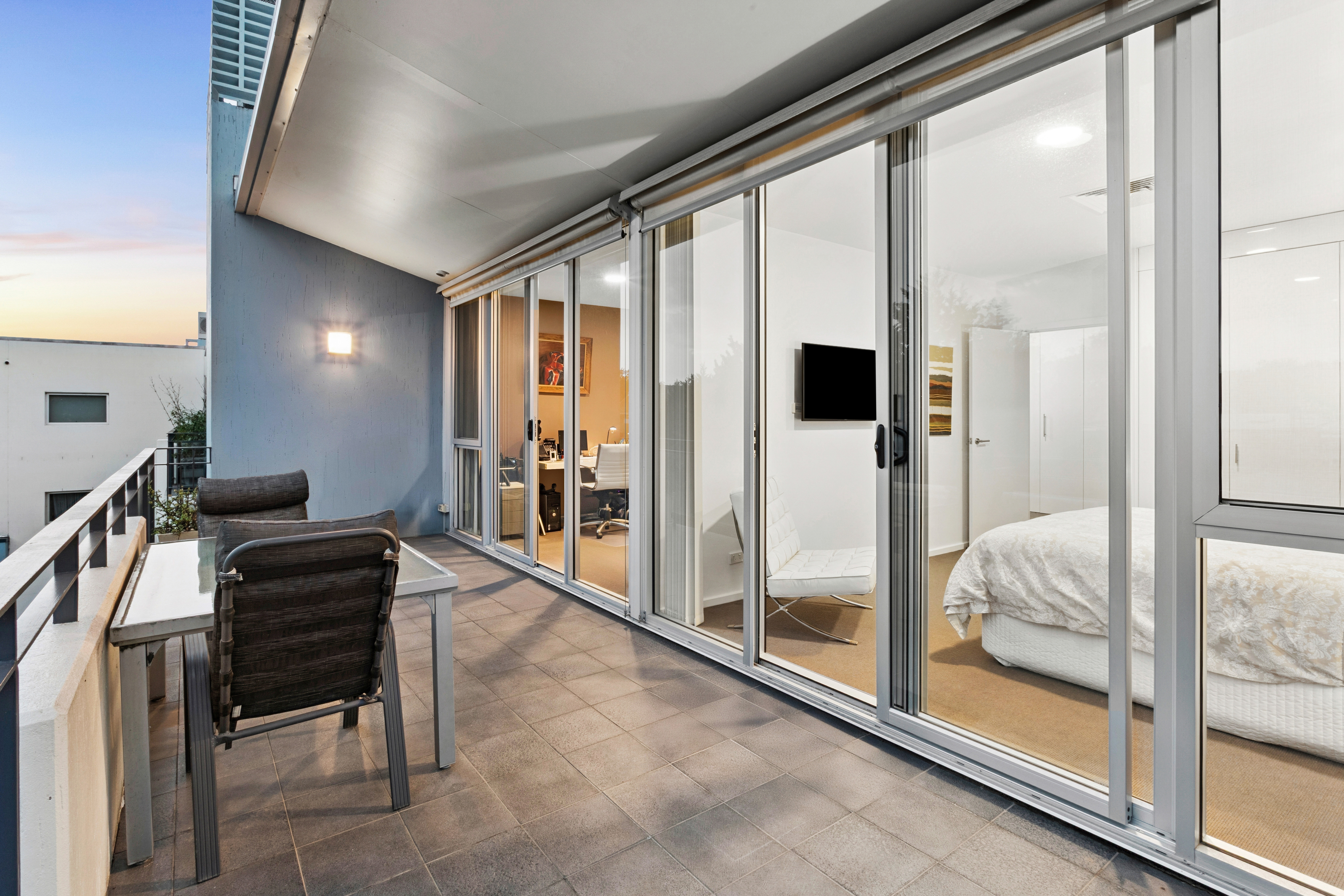  A Penthouse Defined by Space, Light and Outdoor Living - 物件實景