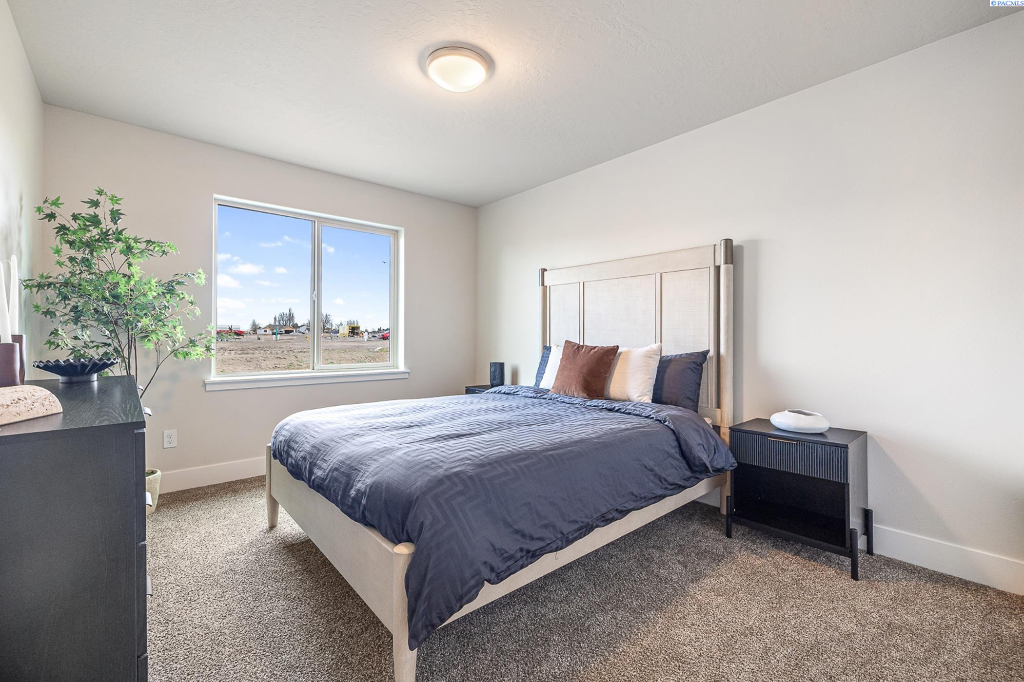 Pasco, Washington, 99301, United States, 4 Bedrooms Bedrooms, ,2 BathroomsBathrooms,Residential,For Sale,1877248
