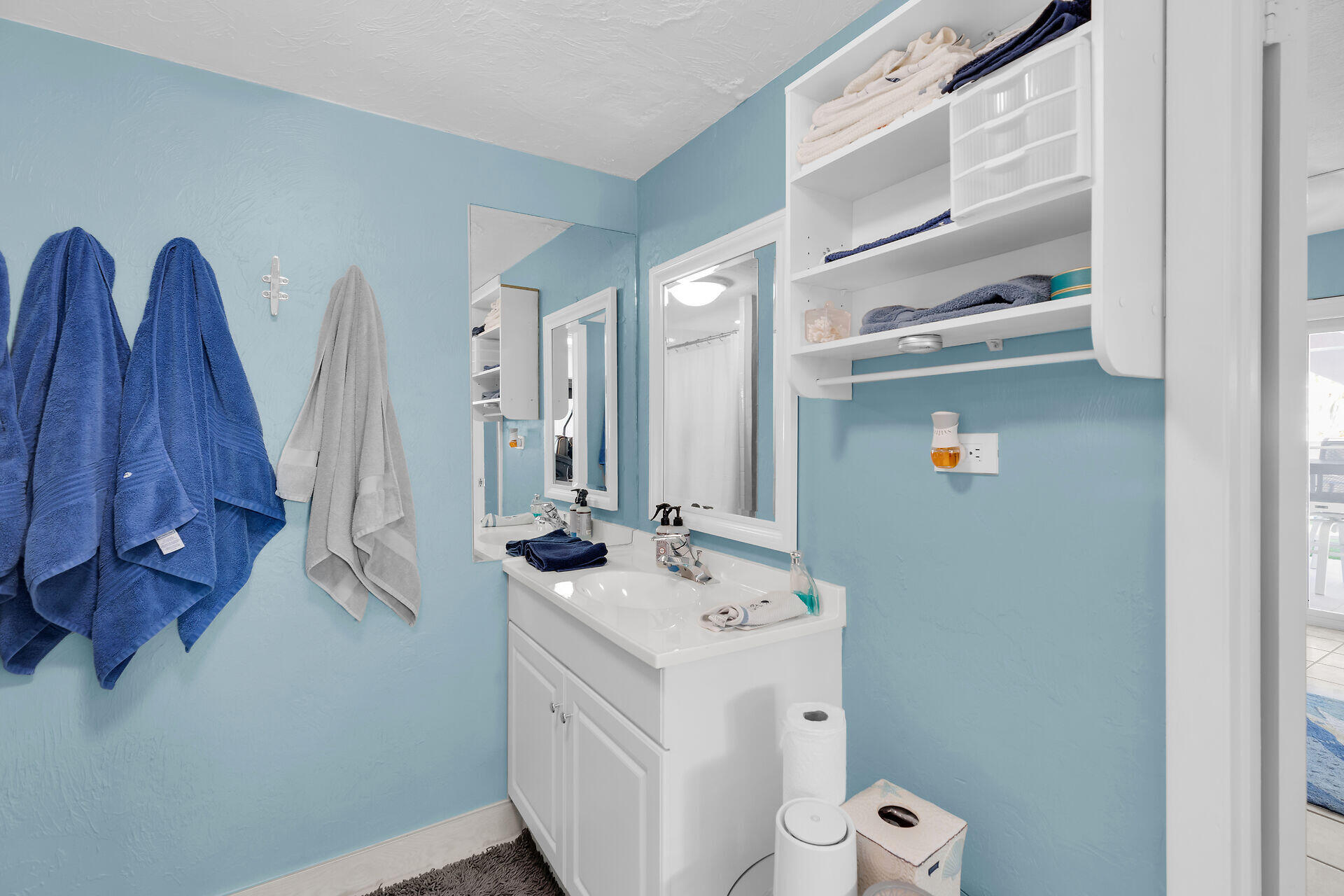 Duck, Florida, 33050, United States, 3 Bedrooms Bedrooms, ,3 BathroomsBathrooms,Residential,For Sale,1998435