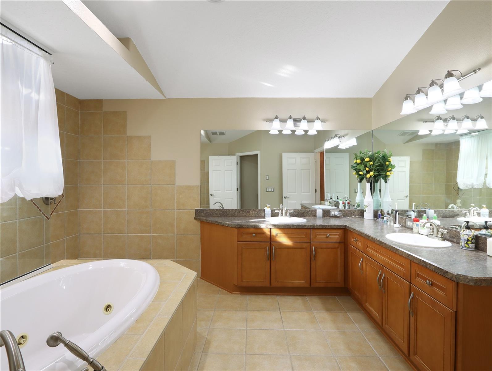BEVERLY HILLS, Florida, 34465, United States, 4 Bedrooms Bedrooms, ,3 BathroomsBathrooms,Residential,For Sale,1944960