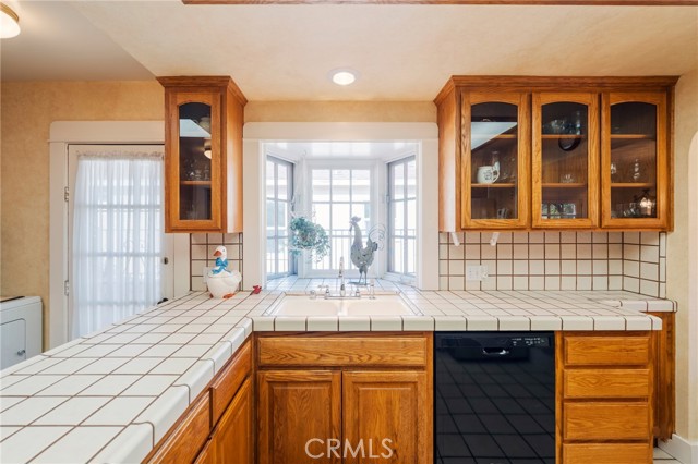 Anaheim, California, 92805, United States, 2 Bedrooms Bedrooms, ,1 BathroomBathrooms,Residential,For Sale,1986125