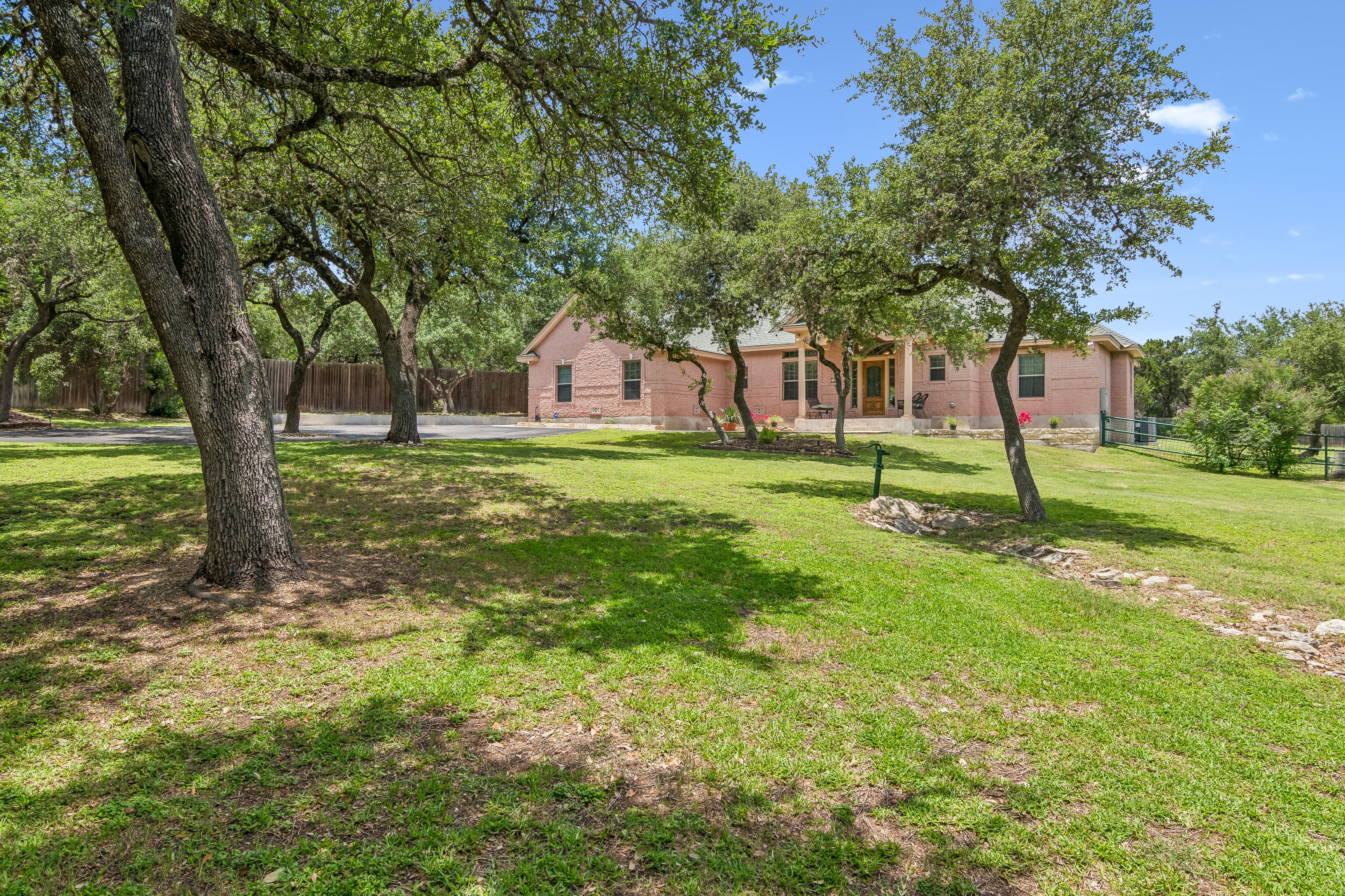  Pool, Pavilion & Peaceful Hill Country Living - 物件實景