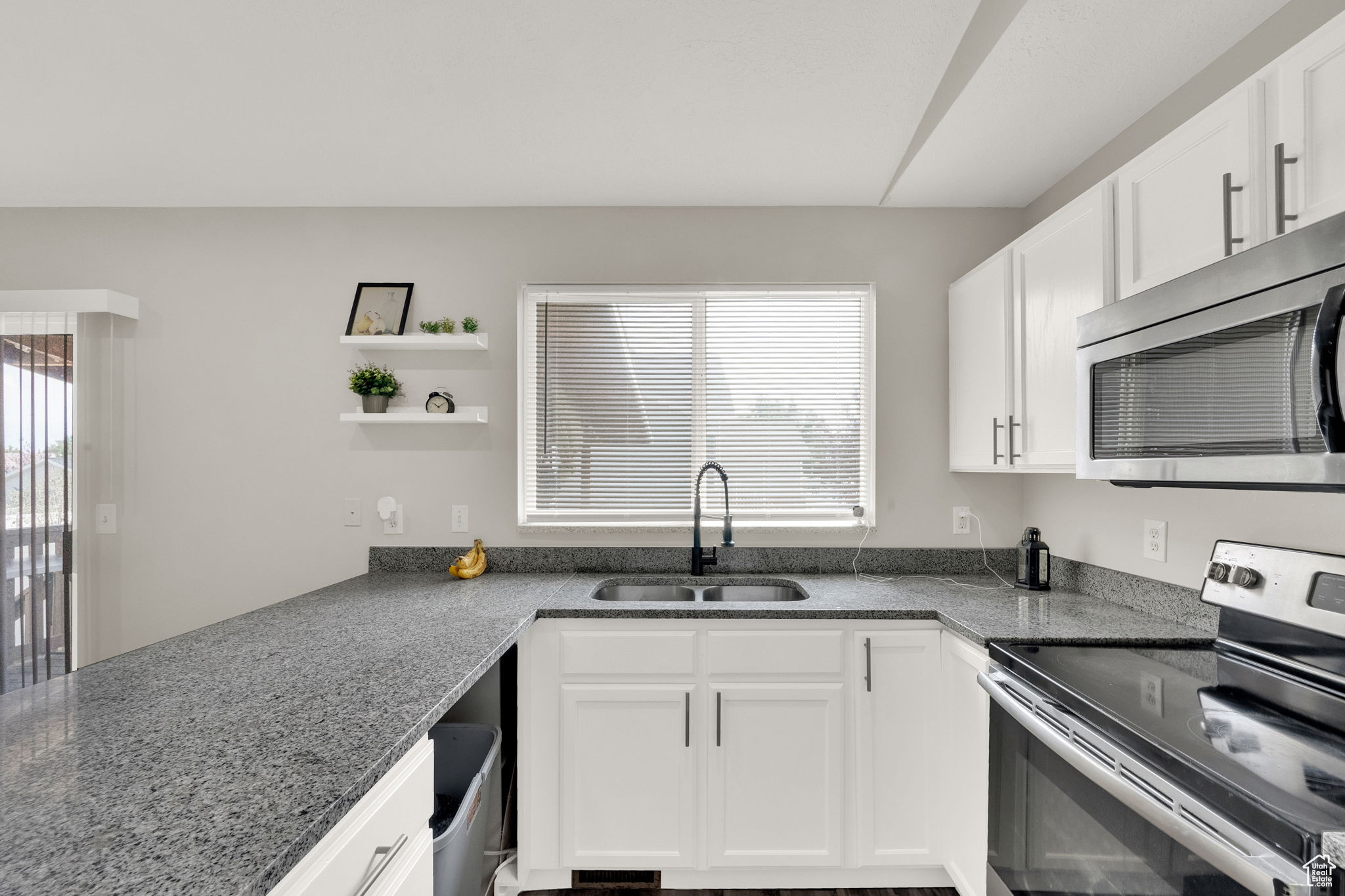 Salt Lake City, Utah, 84118, United States, 5 Bedrooms Bedrooms, ,3 BathroomsBathrooms,Residential,For Sale,1947588