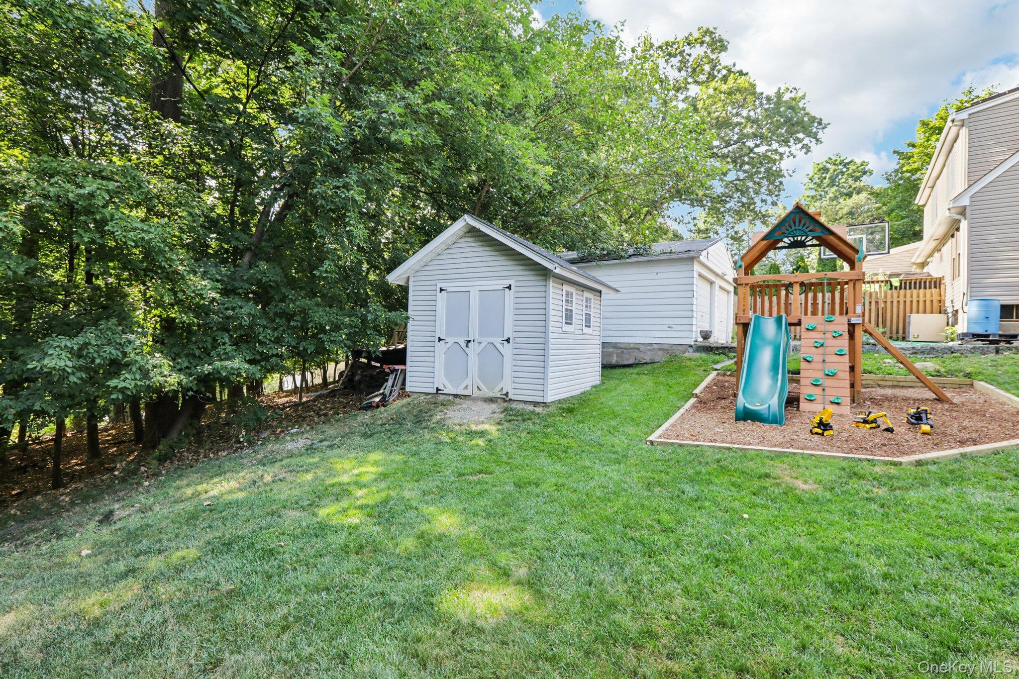 Garnerville, New York, 10923, United States, 4 Bedrooms Bedrooms, ,2 BathroomsBathrooms,Residential,For Sale,1974651