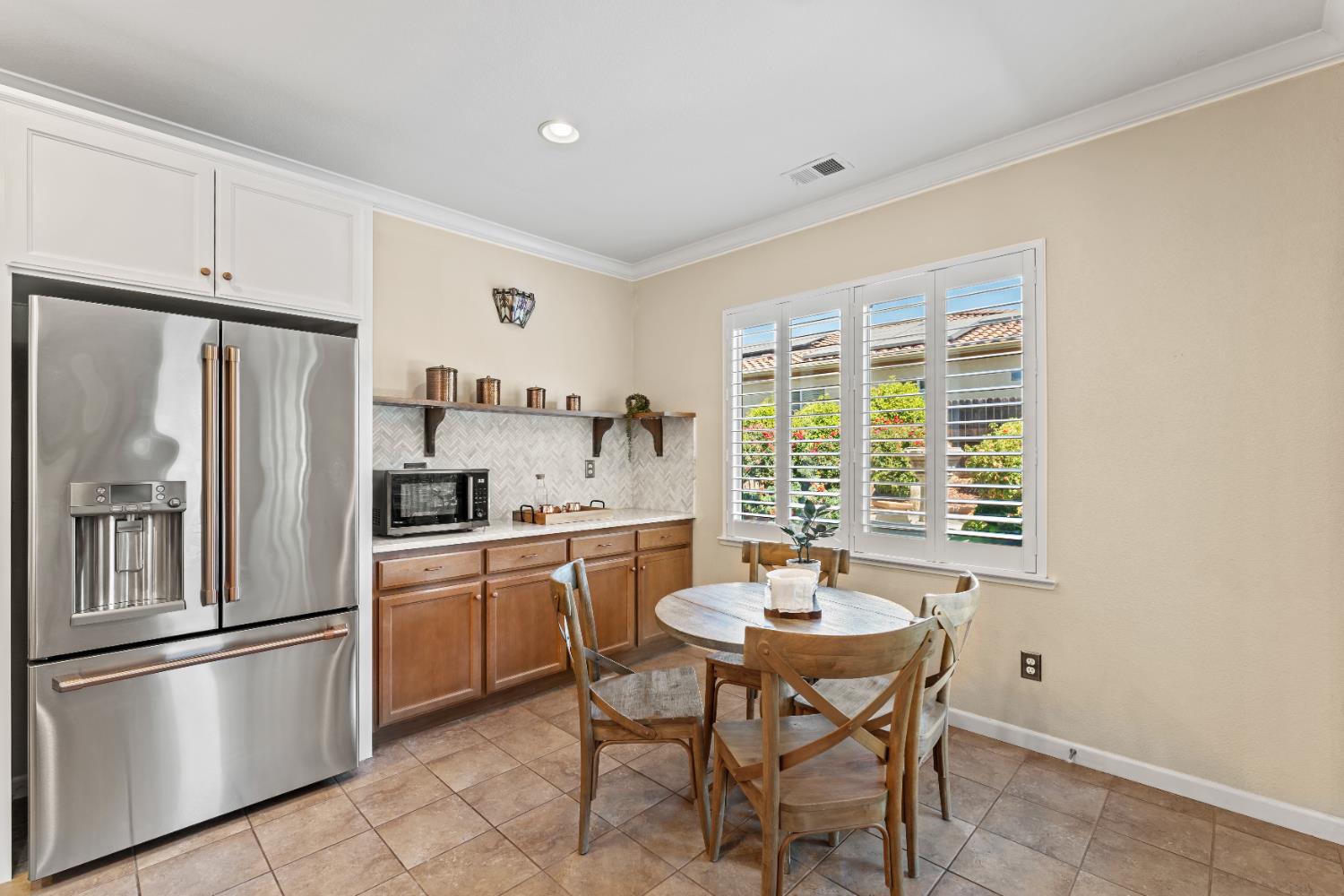 El Dorado Hills, California, 95762, United States, 3 Bedrooms Bedrooms, ,3 BathroomsBathrooms,Residential,For Sale,1932064