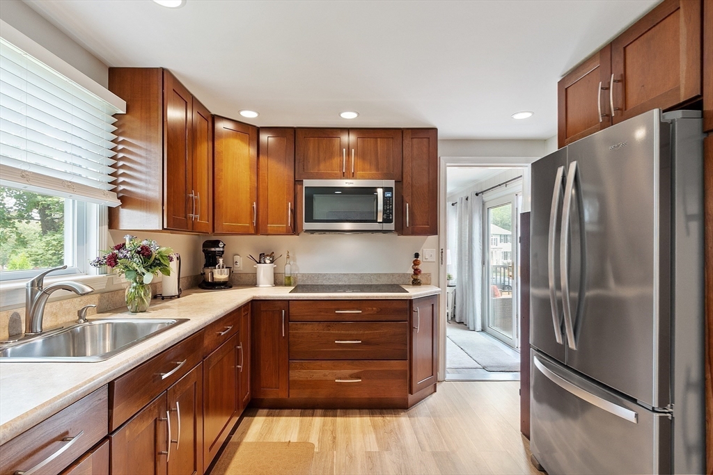 Beverly, Massachusetts, 01915, United States, 3 Bedrooms Bedrooms, ,2 BathroomsBathrooms,Residential,For Sale,1912054