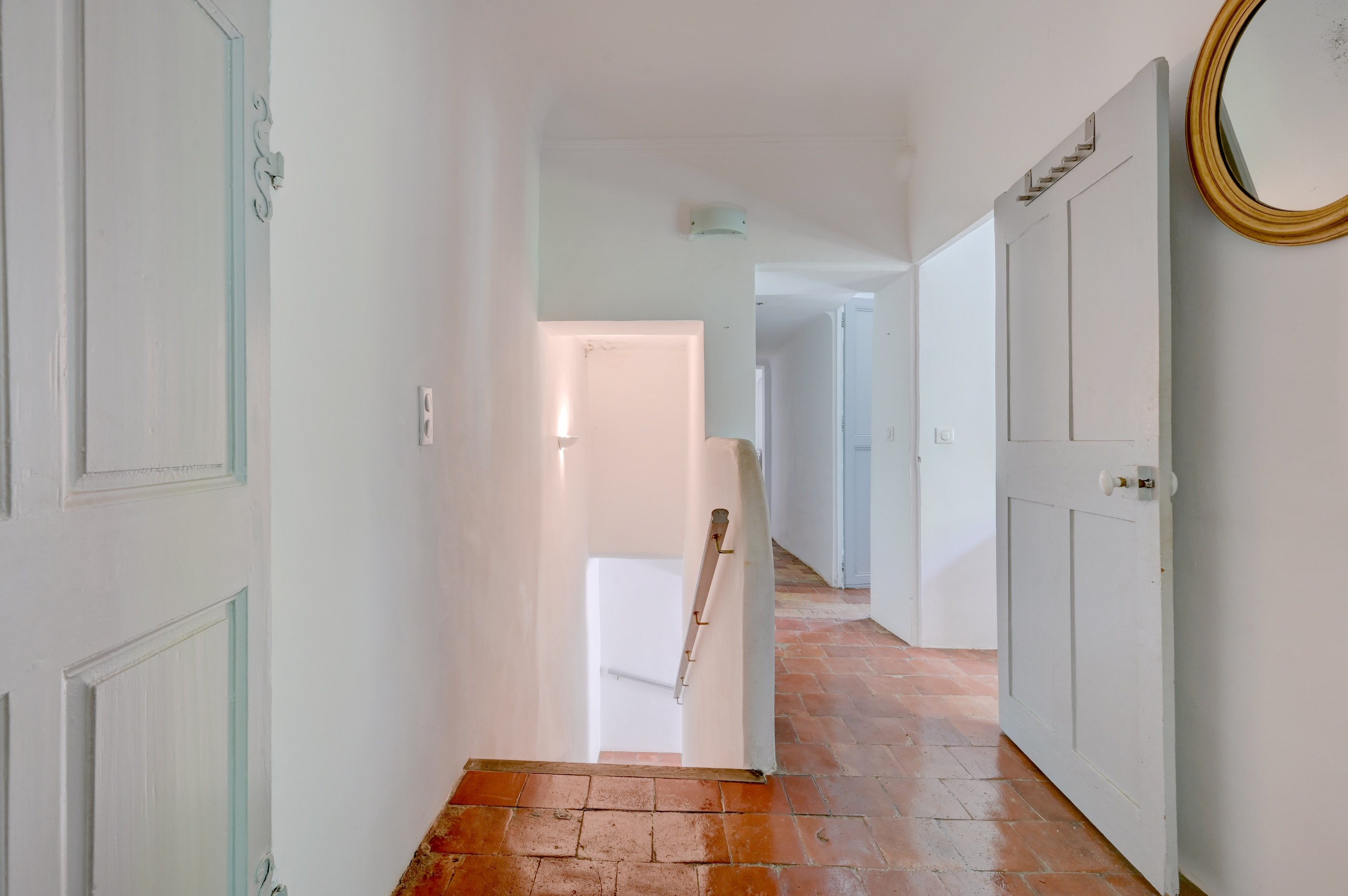  Rare on the market – Farmhouse for full renovation – North Aix-en-Provence - 物件實景
