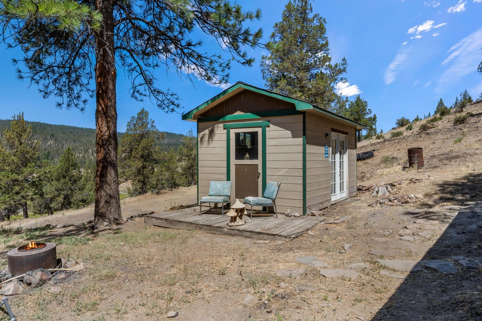 Prineville, Oregon, 97754, United States, 3 Bedrooms Bedrooms, ,3 BathroomsBathrooms,Residential,For Sale,1850319