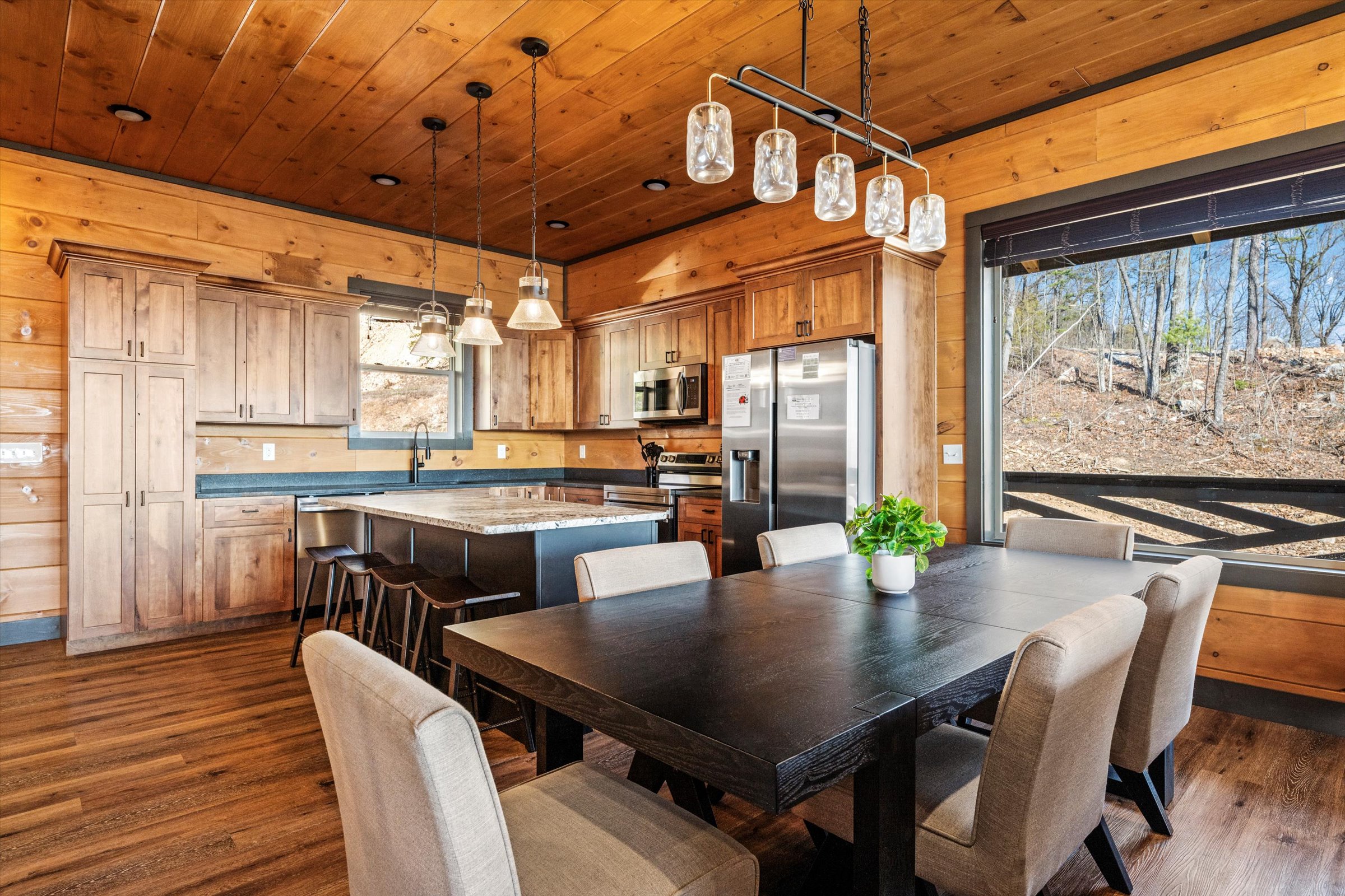 Sevierville, Tennessee, 37876, United States, 5 Bedrooms Bedrooms, ,6 BathroomsBathrooms,Residential,For Sale,1975935