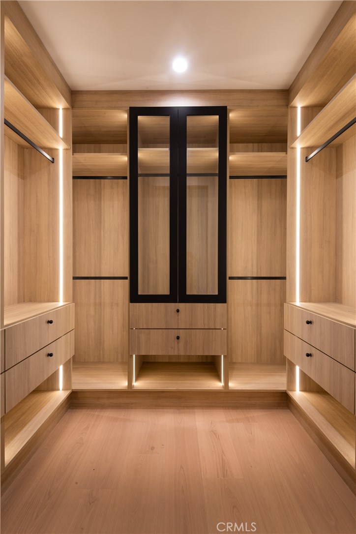 Sherman Oaks, California, 91423, United States, 6 Bedrooms Bedrooms, ,7 BathroomsBathrooms,Residential,For Sale,1990929