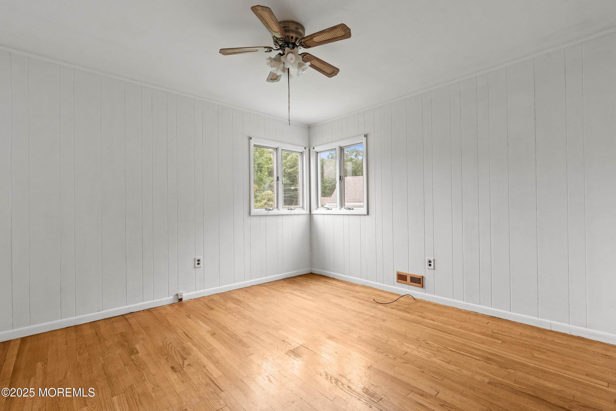 Oakhurst, New Jersey, 07755, United States, 3 Bedrooms Bedrooms, ,2 BathroomsBathrooms,Residential,For Sale,1923231