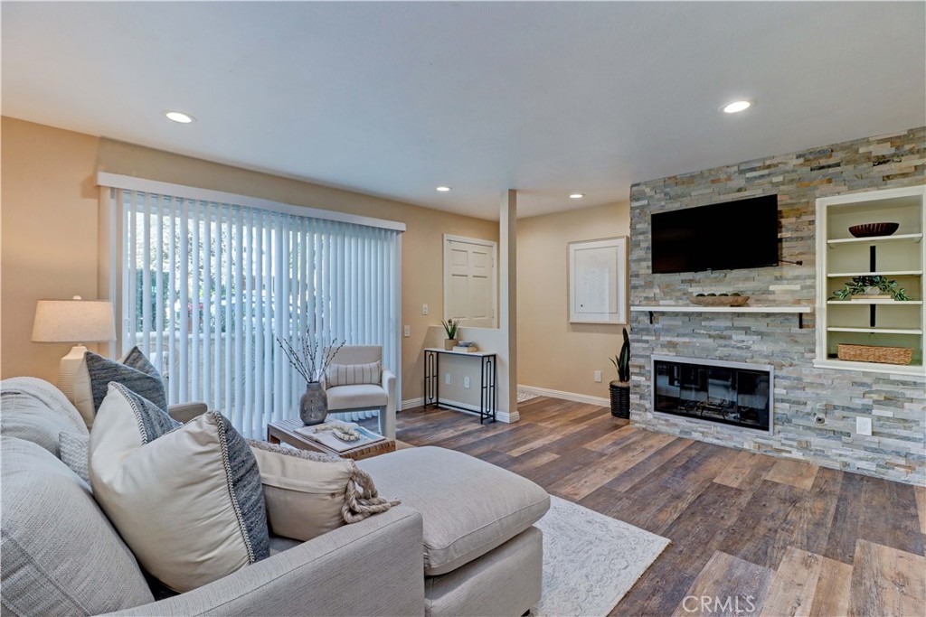 Long Beach, California, 90804, United States, 2 Bedrooms Bedrooms, ,2 BathroomsBathrooms,Residential,For Sale,2001889