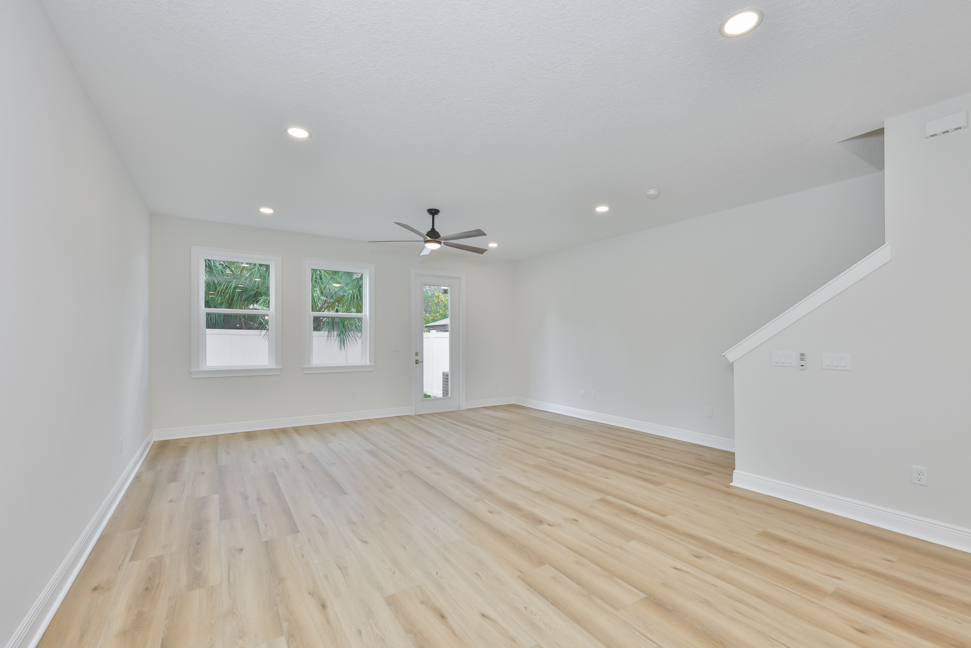 Tampa, Florida, 33607, United States, 3 Bedrooms Bedrooms, ,3 BathroomsBathrooms,Residential,For Sale,2049201