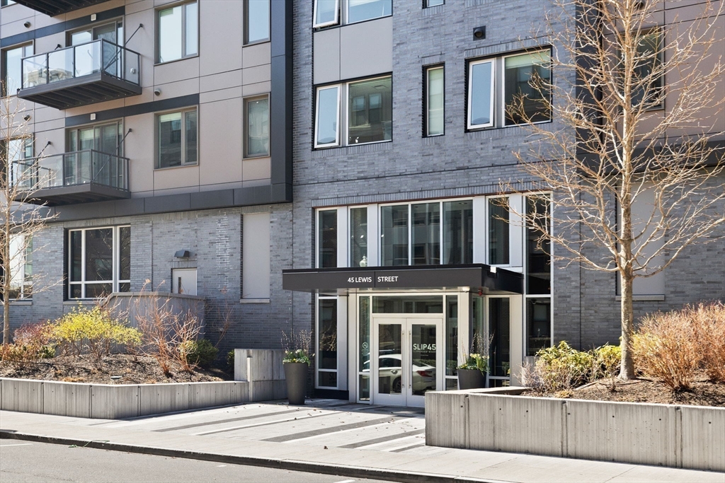 Boston, Massachusetts, 02128, United States, 2 Bedrooms Bedrooms, ,2 BathroomsBathrooms,Residential,For Sale,1780630