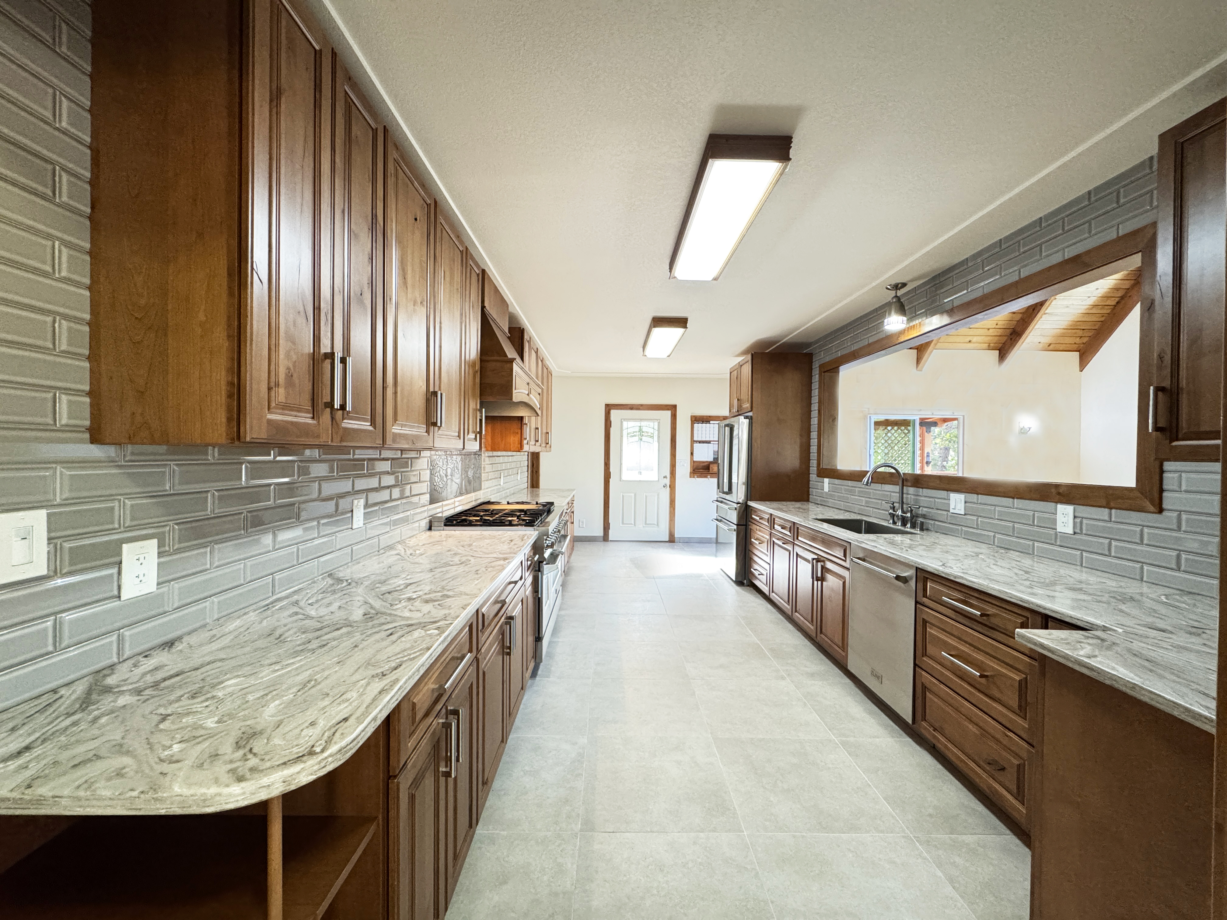 Willits, California, 95490, United States, 2 Bedrooms Bedrooms, ,2 BathroomsBathrooms,Residential,For Sale,1943077