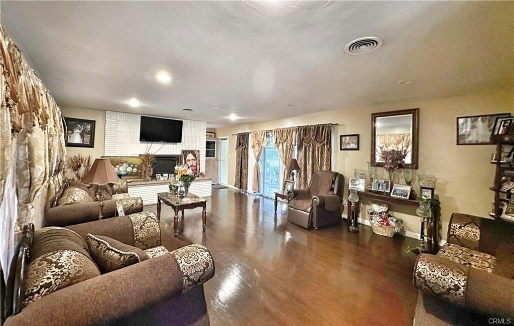 San Bernardino, California, 92407, United States, 3 Bedrooms Bedrooms, ,2 BathroomsBathrooms,Residential,For Sale,1914144