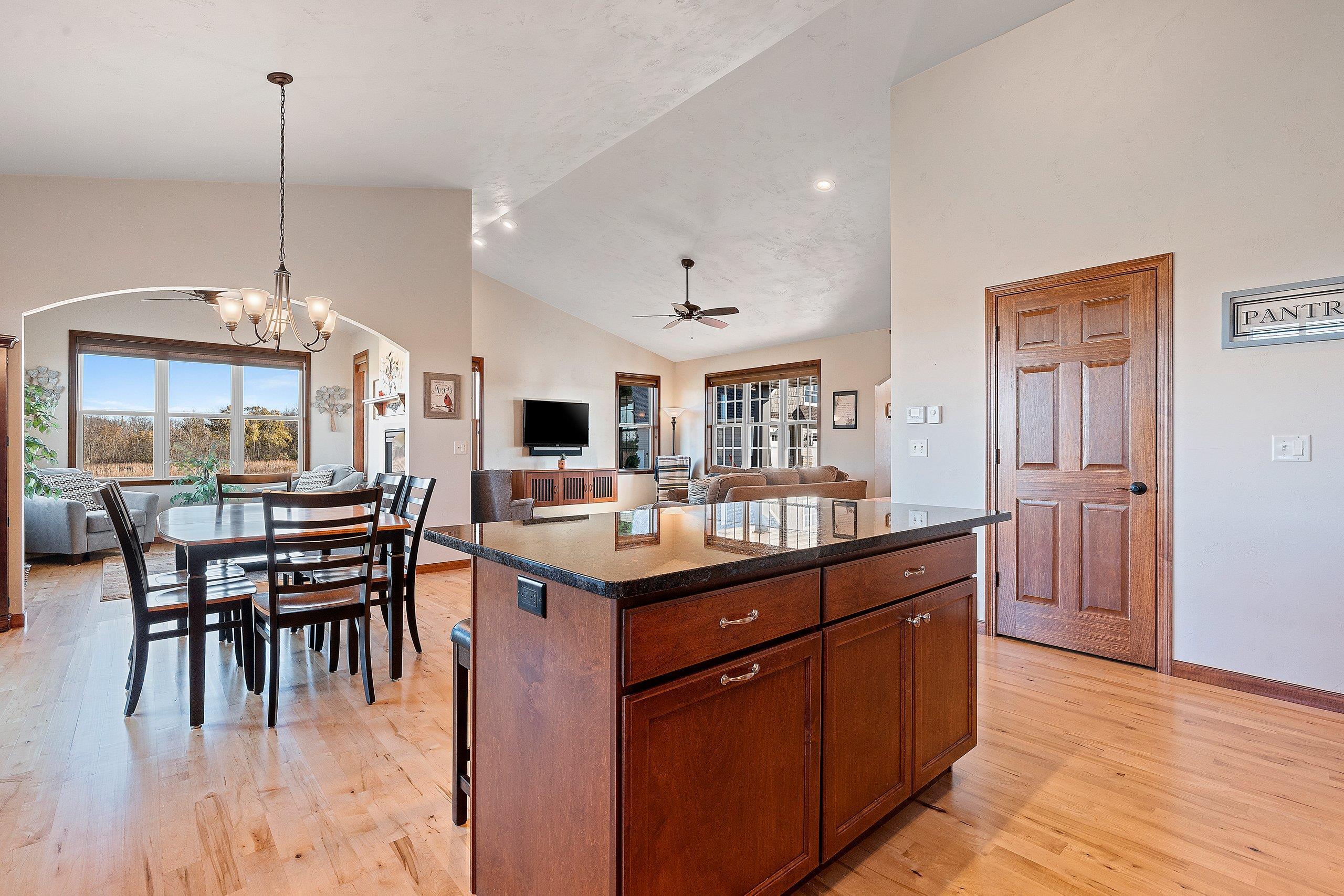 NEENAH, Wisconsin, 54956, United States, 3 Bedrooms Bedrooms, ,3 BathroomsBathrooms,Residential,For Sale,1986561