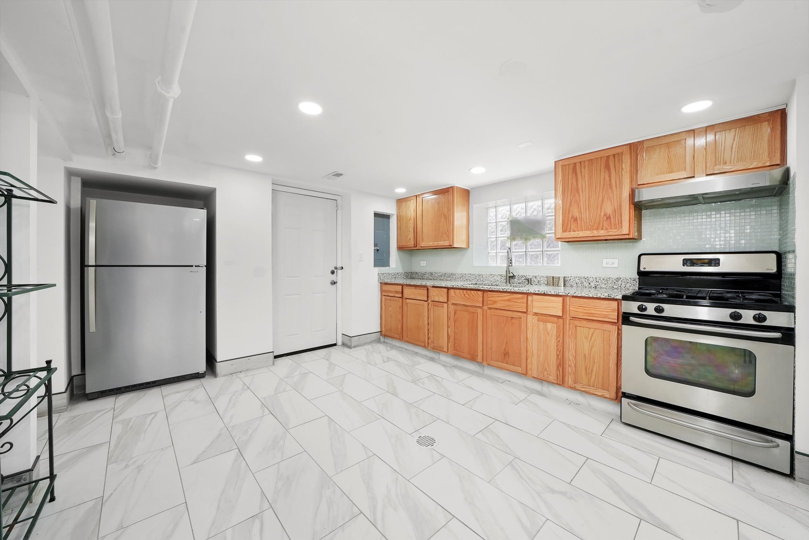 Chicago, Illinois, 60630, United States, 8 Bedrooms Bedrooms, ,3 BathroomsBathrooms,Residential,For Sale,1892523