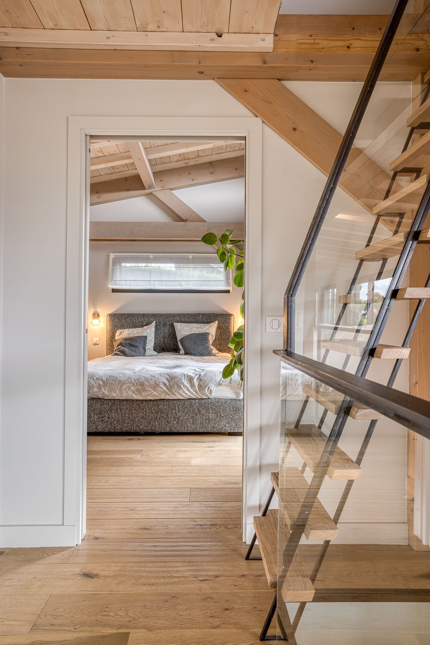  A contemporary, light-filled property offering breathtaking views over Lake Ann… - 物件實景