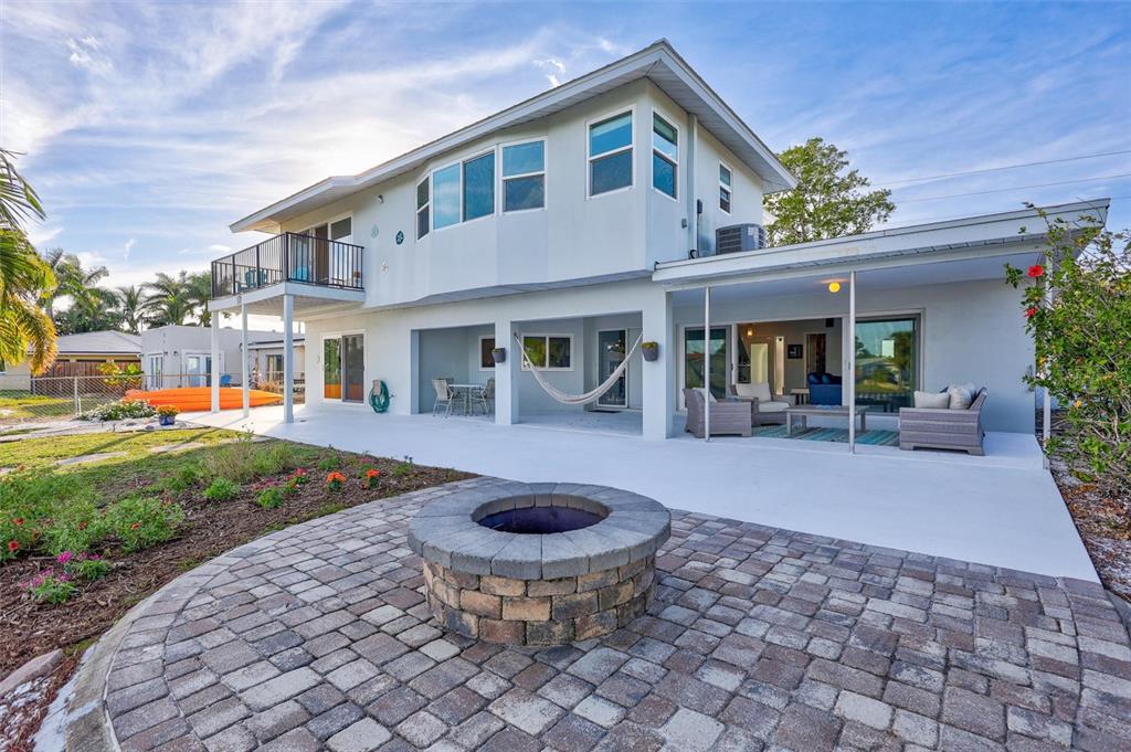 St Petersburg, Florida, 33705, United States, 4 Bedrooms Bedrooms, ,3 BathroomsBathrooms,Residential,For Sale,1991648