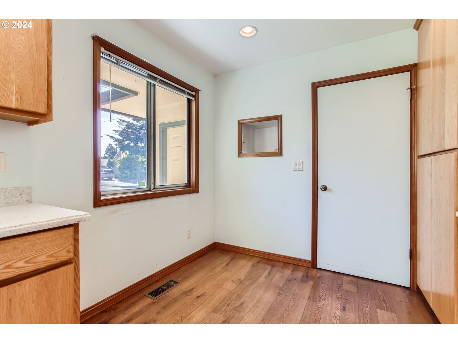 Oregoncity, Oregon, 97045, United States, 3 Bedrooms Bedrooms, ,2 BathroomsBathrooms,Residential,For Sale,1879834