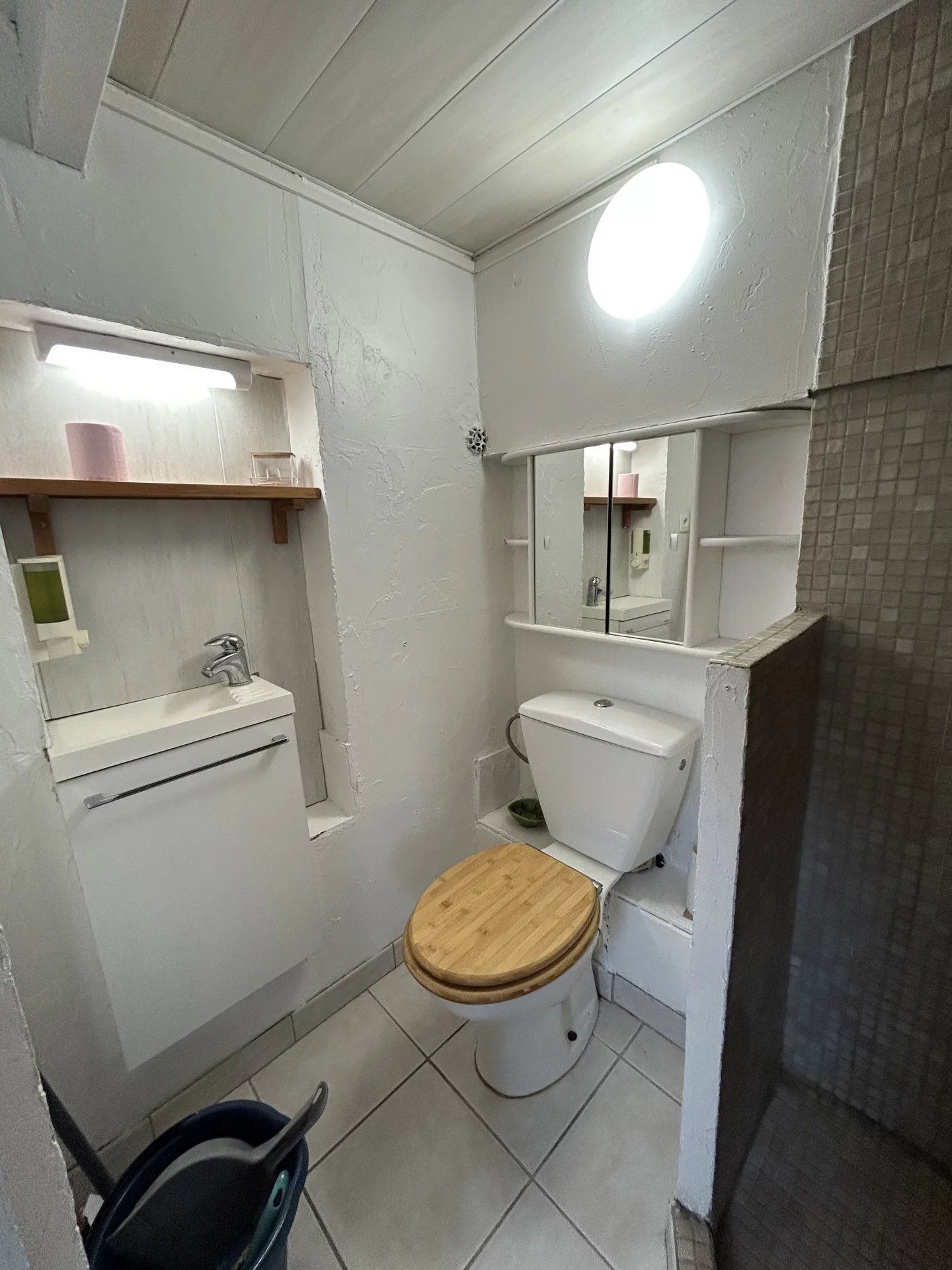 Vence, Provence-Alpes-Côte d’Azur, 06140, FR, 3 Bedrooms Bedrooms, ,Residential,For Sale,1679791