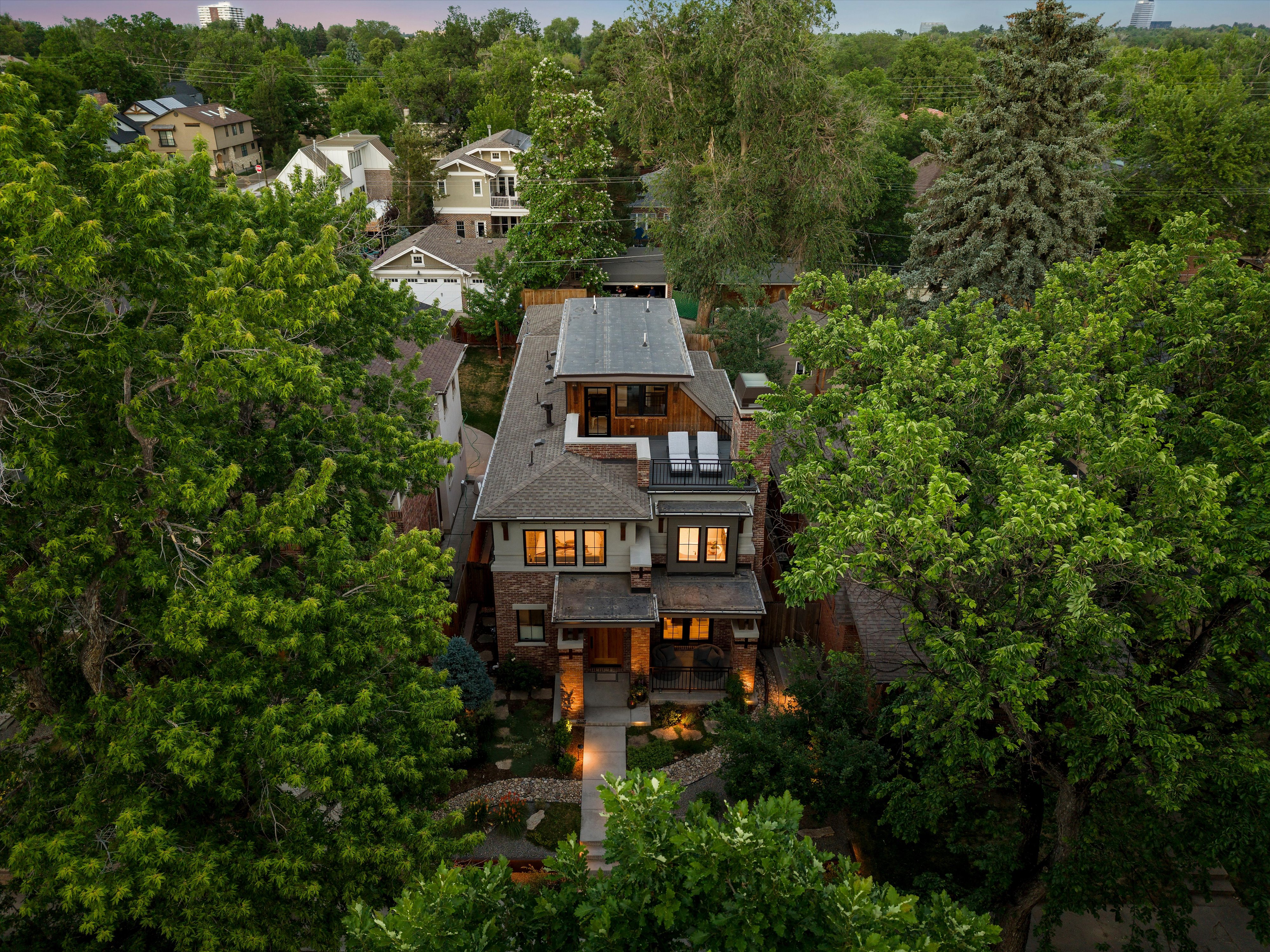  Newer-built residence offers an exceptional opportunity - 物件實景