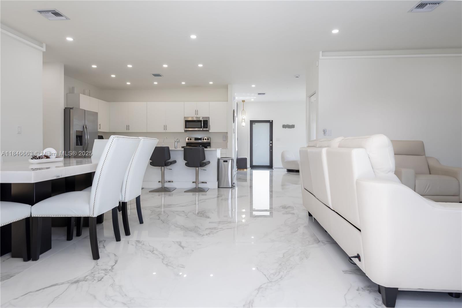 Homestead, Florida, 33032, United States, 5 Bedrooms Bedrooms, ,3 BathroomsBathrooms,Residential,For Sale,1900926