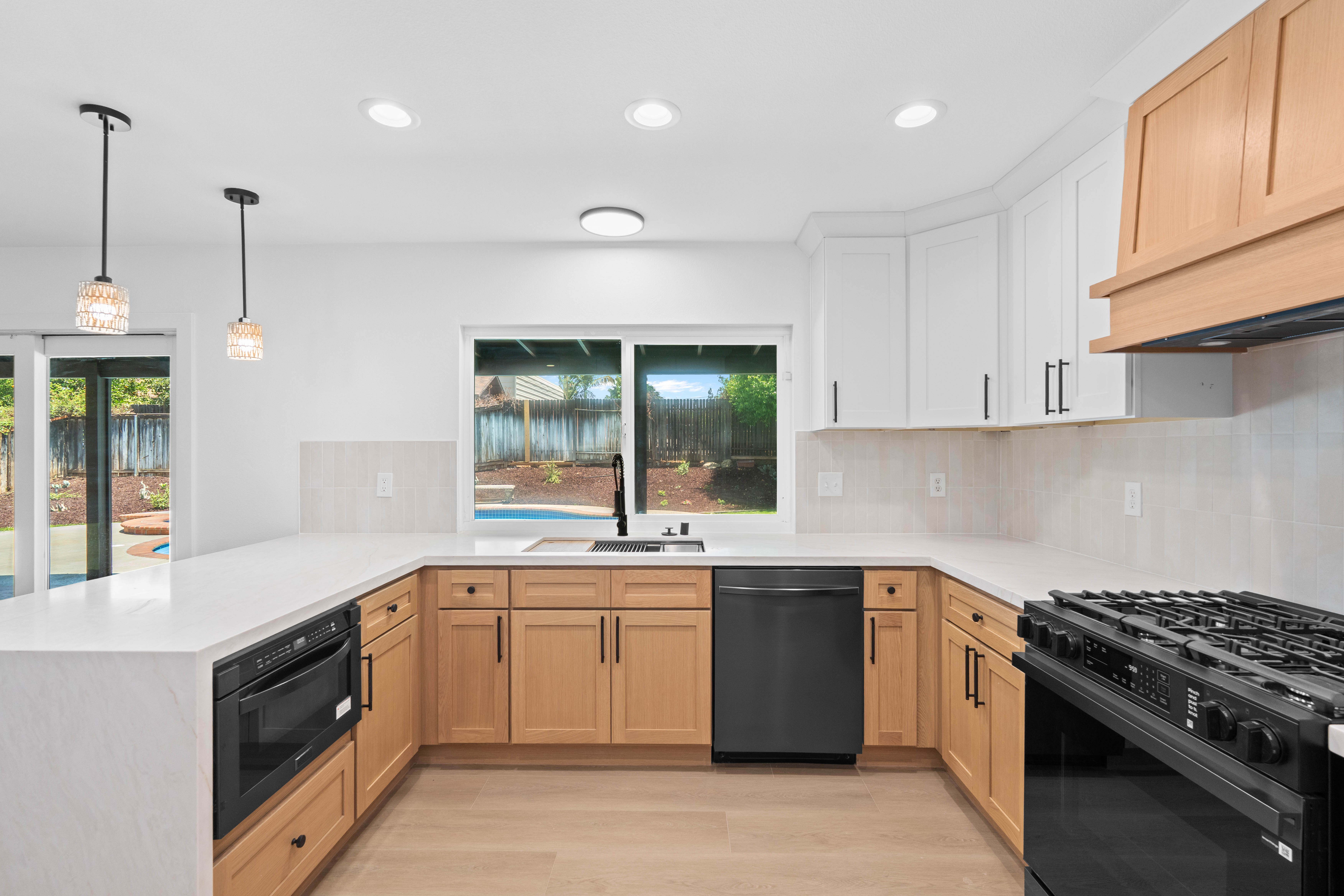  2463 Falling Oak Drive, Riverside, CA 92506 - 物件實景