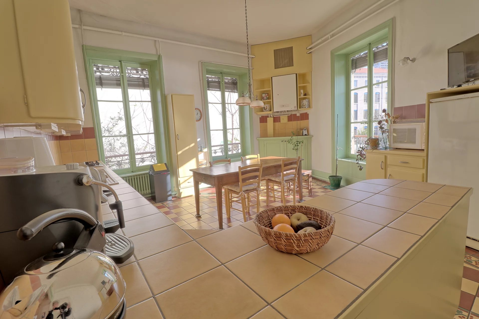 Lyon 4ème, Auvergne-Rhône-Alpes, 69004, FR, 4 Bedrooms Bedrooms, ,1 BathroomBathrooms,Residential,For Sale,2003145