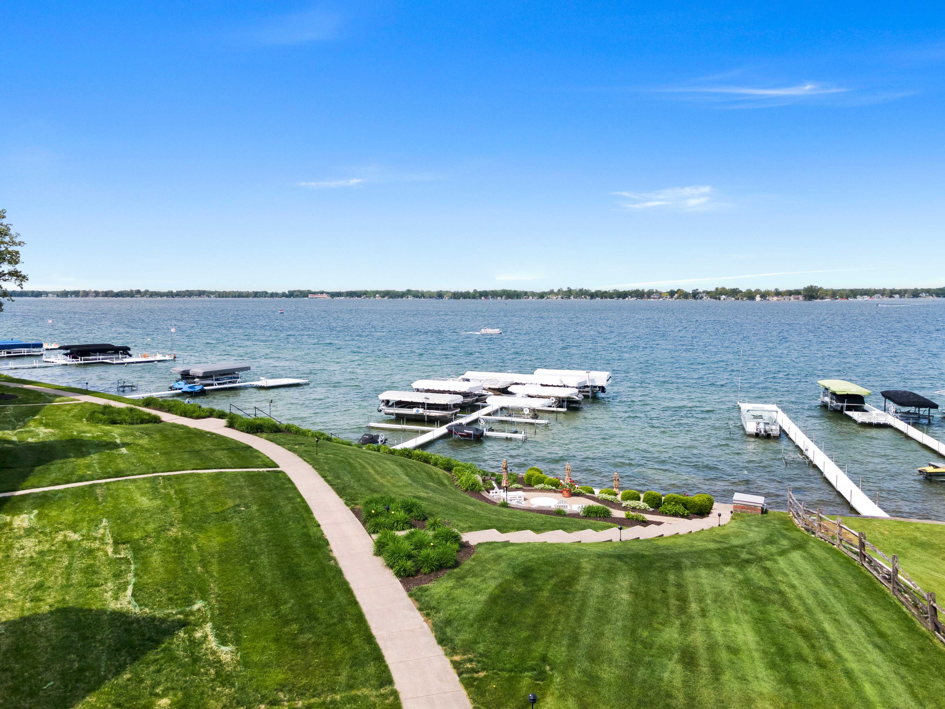  Three Bedroom Condo on Lake Wawasee with Private Boat Slip - 物件實景