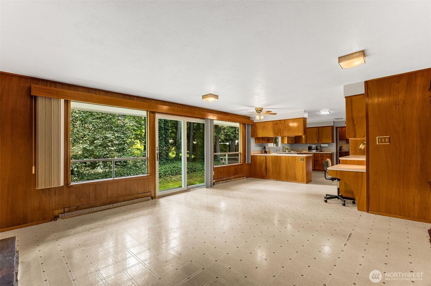 TACOMA, Washington, 98443, United States, 4 Bedrooms Bedrooms, ,3 BathroomsBathrooms,Residential,For Sale,1896165