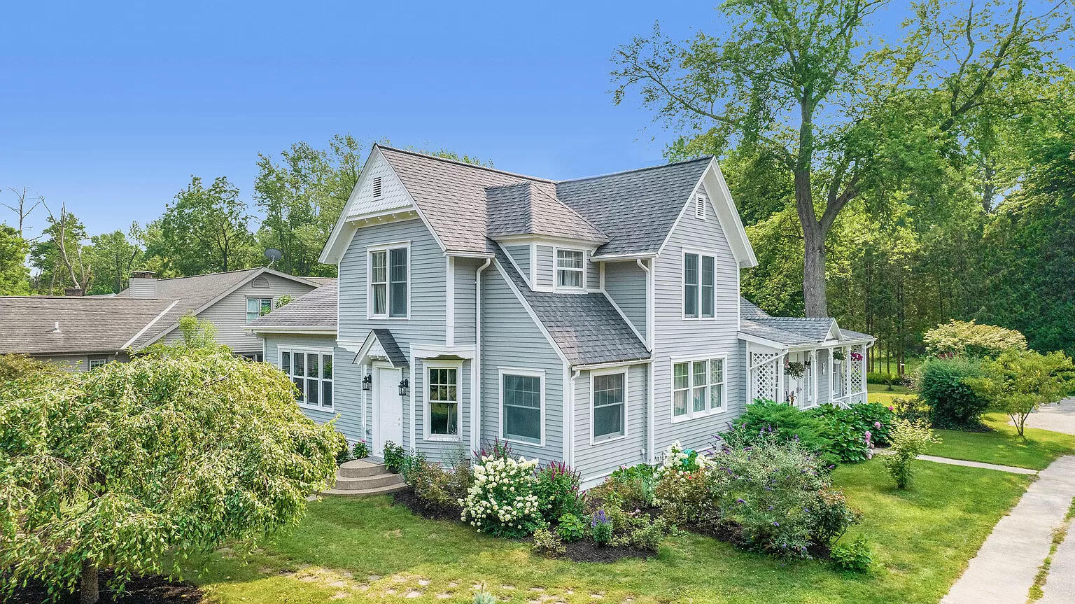 South Haven, Michigan, 49090, United States, 4 Bedrooms Bedrooms, ,3 BathroomsBathrooms,Residential,For Sale,1937505