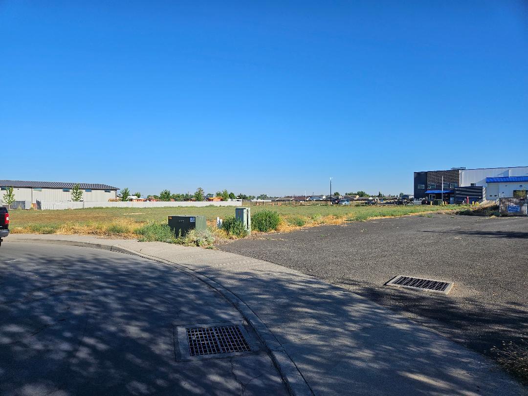 Redmond, Oregon, 97756, United States, ,Residential,For Sale,1937291