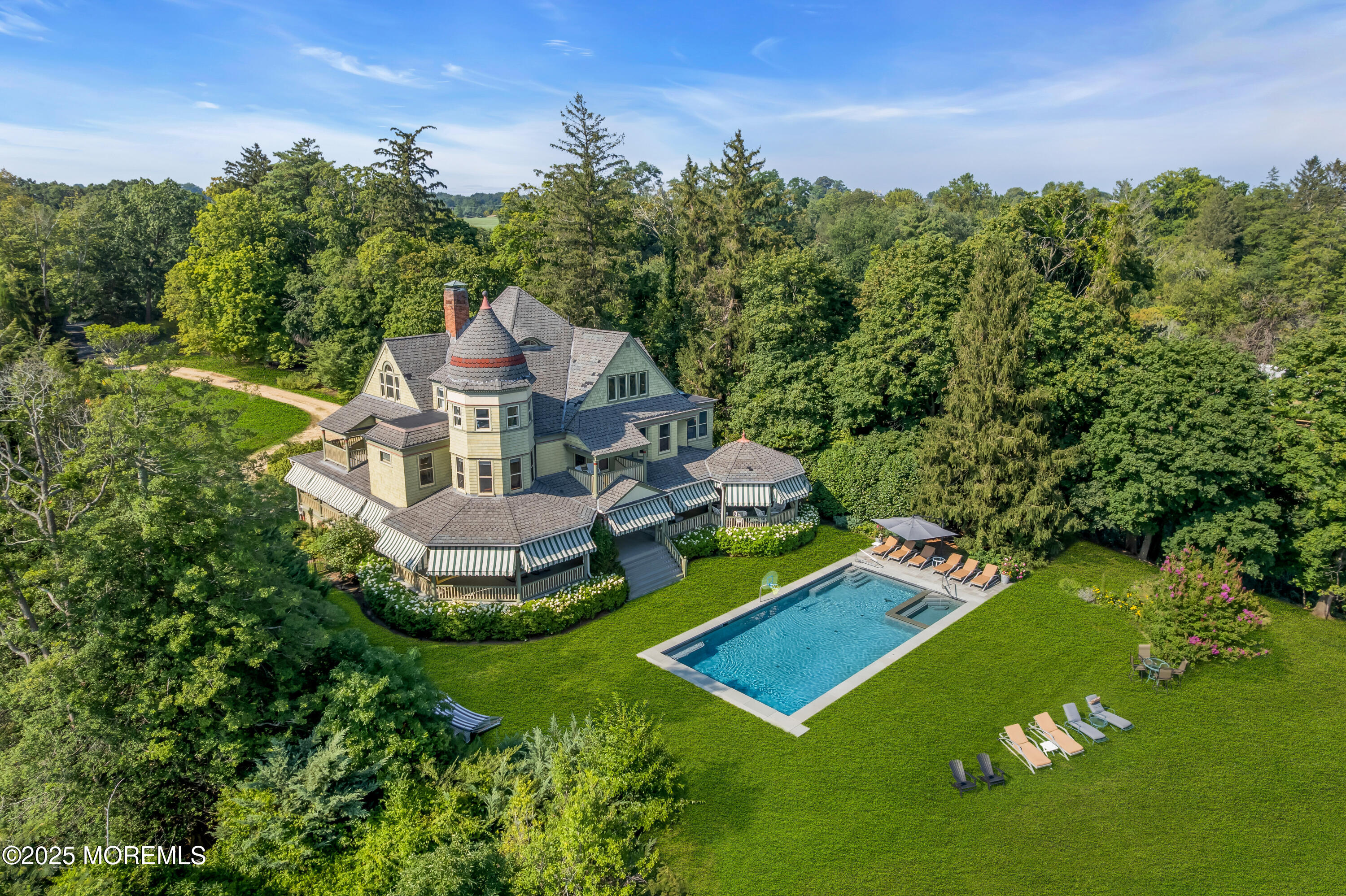 Red Bank, New Jersey, 07701, United States, 9 Bedrooms Bedrooms, ,6 BathroomsBathrooms,Residential,For Sale,1934404