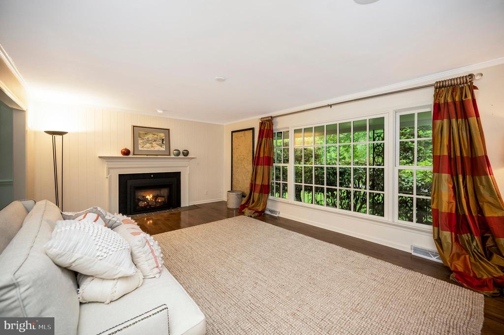 Fredericksburg, Virginia, 22405, United States, 5 Bedrooms Bedrooms, ,5 BathroomsBathrooms,Residential,For Sale,1825163