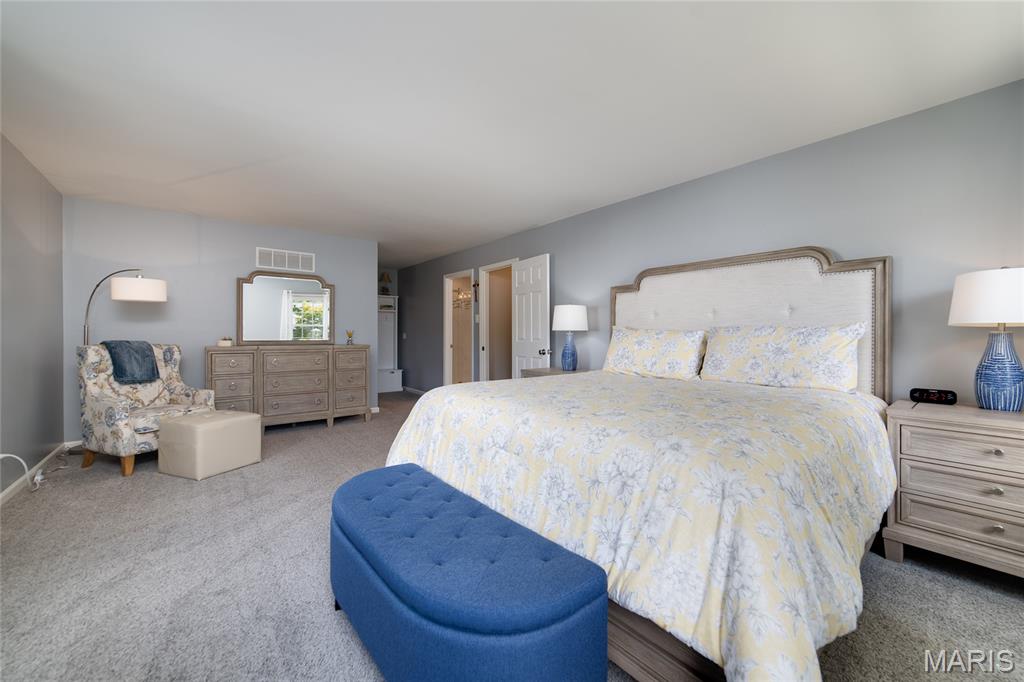 Chesterfield, Missouri, 63017, United States, 4 Bedrooms Bedrooms, ,3 BathroomsBathrooms,Residential,For Sale,1966337