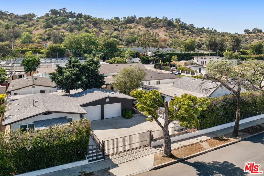 Los Angeles, California, 90031, United States, 5 Bedrooms Bedrooms, ,Residential,For Sale,2000759