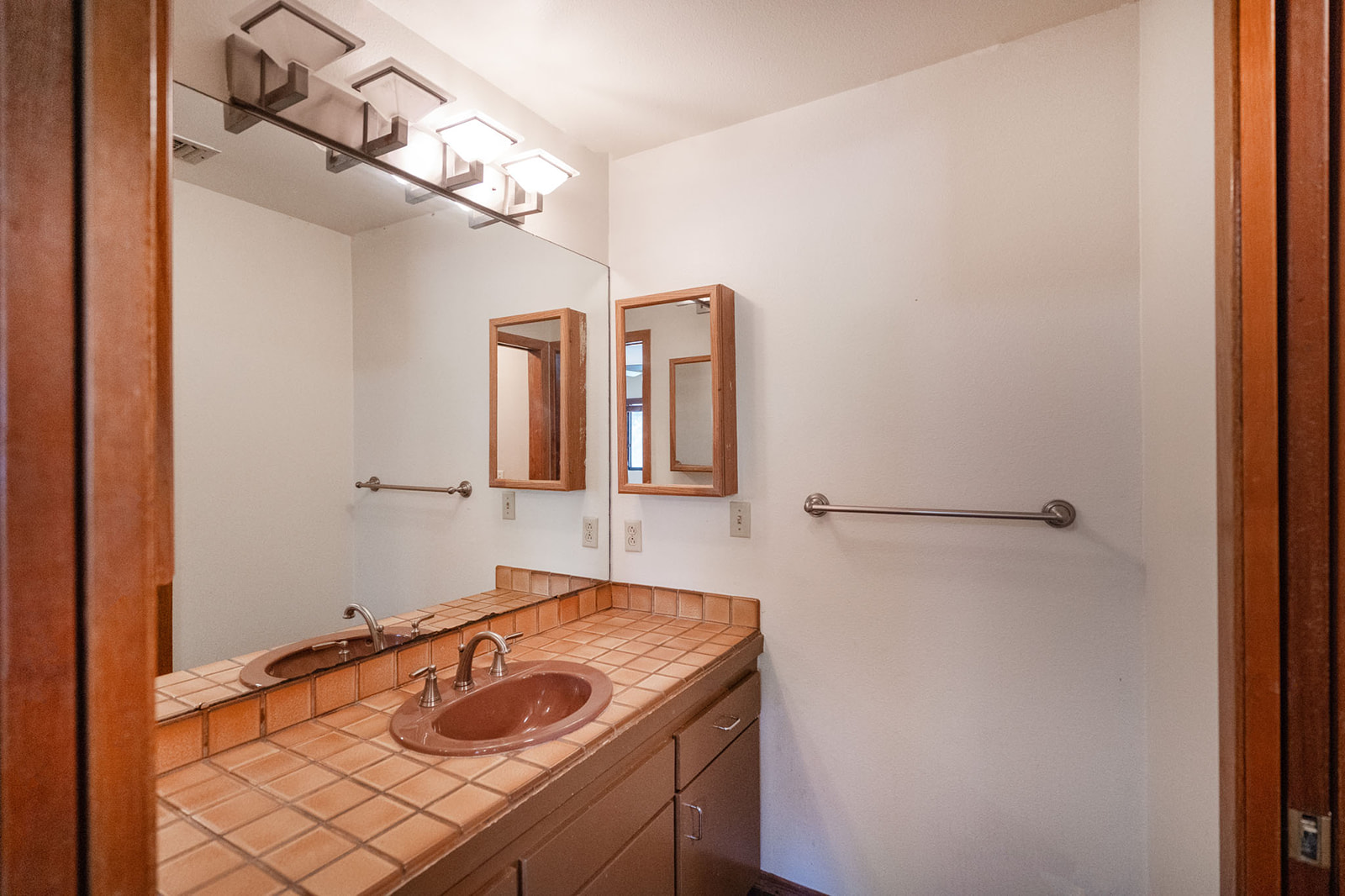 Hemet, California, 92544, United States, 6 Bedrooms Bedrooms, ,6 BathroomsBathrooms,Residential,For Sale,1849818