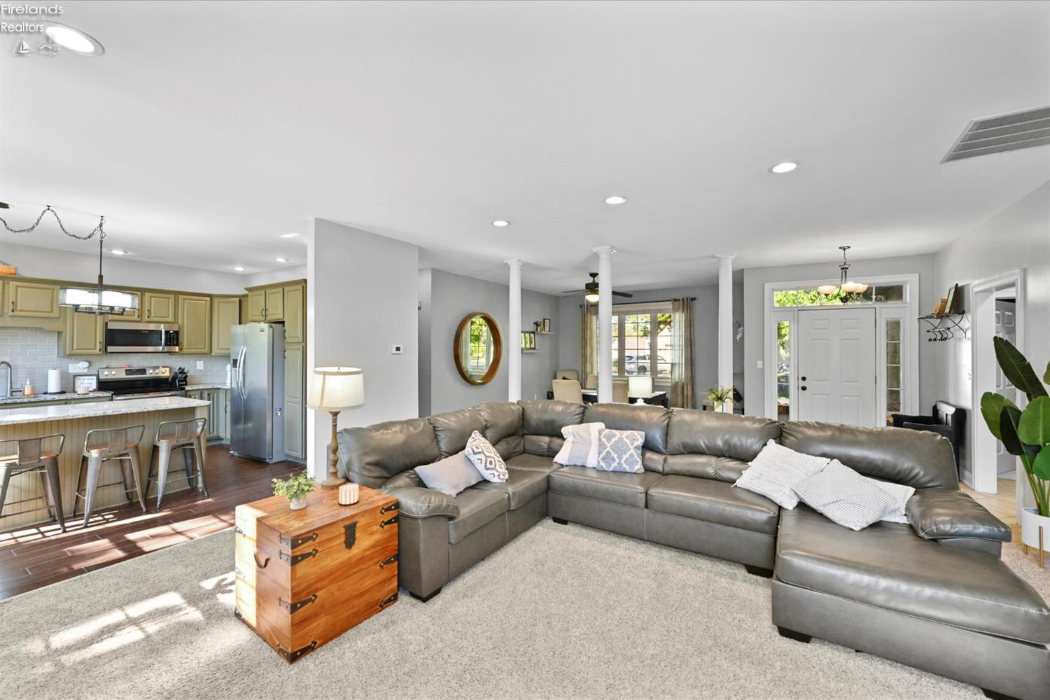 Port Clinton, Ohio, 43452, United States, 3 Bedrooms Bedrooms, ,3 BathroomsBathrooms,Residential,For Sale,1976751