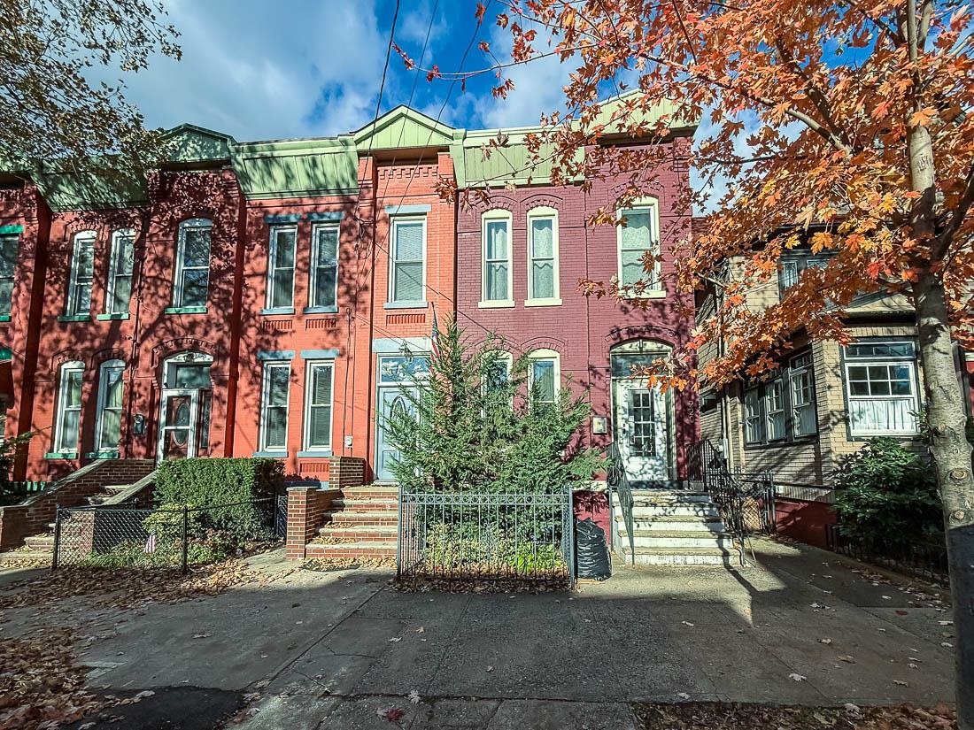 Jersey City, New Jersey, 07304, United States, 4 Bedrooms Bedrooms, ,2 BathroomsBathrooms,Residential,For Sale,1989150