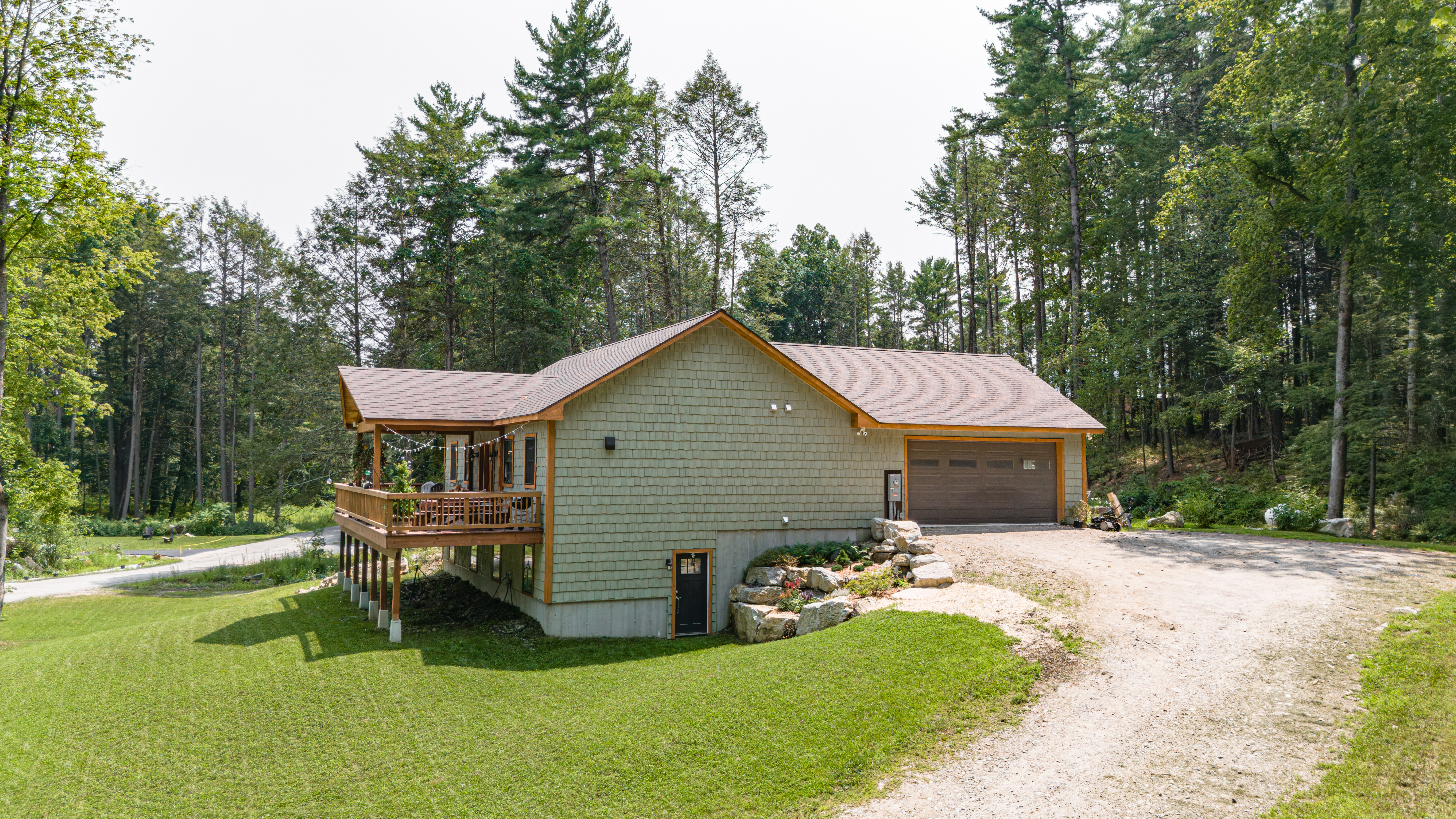  New-Construction Craftsman Contemporary with Hiking at Your Fingertips - 物件實景