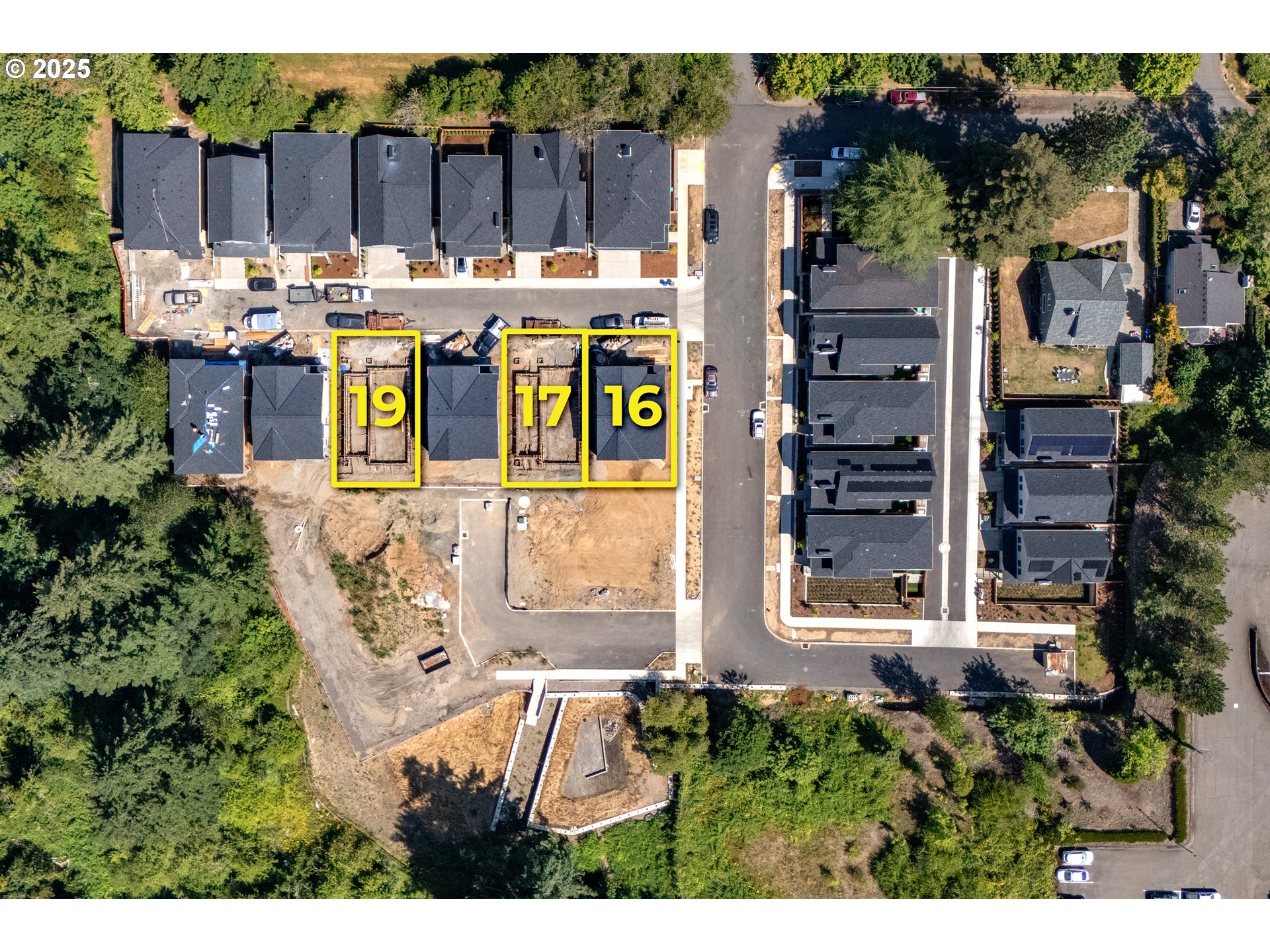 Portland, Oregon, 97219, United States, 3 Bedrooms Bedrooms, ,3 BathroomsBathrooms,Residential,For Sale,1998878