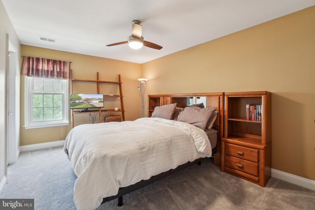 Gainesville, Virginia, 20155, United States, 3 Bedrooms Bedrooms, ,4 BathroomsBathrooms,Residential,For Sale,1896801